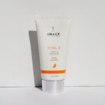 CREMĂ HIDRATANTĂ CU CAPSULE DE APĂ IMAGE VITAL C HYDRATING WATER BURST